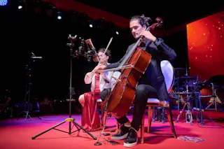 活动现场娱乐形象